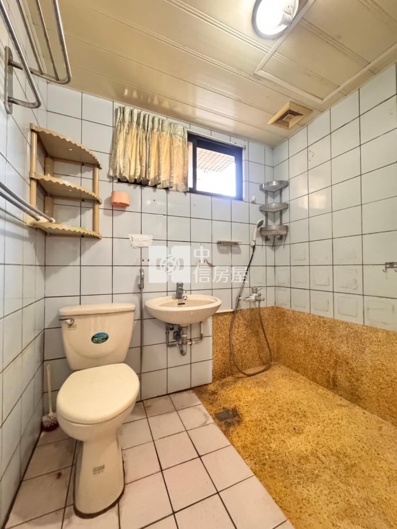 國宅永久棟距2房稀有釋出房屋室內格局與周邊環境