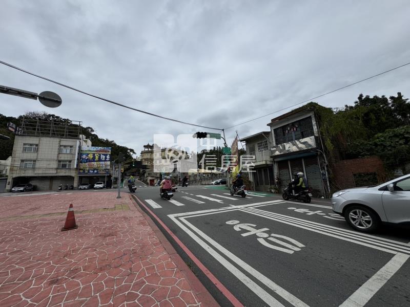 苗栗市區買地送合法平房房屋室內格局與周邊環境