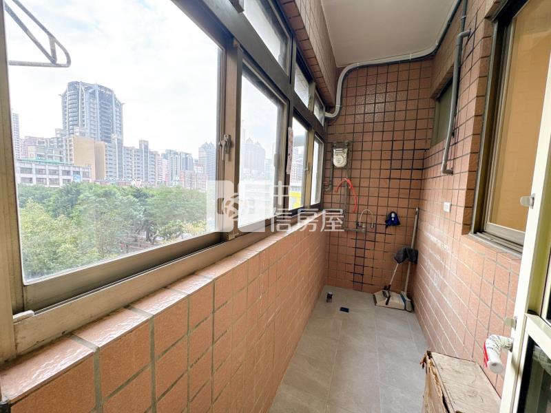 藝文商圈.慈文國中小.美裝潢三房車房屋室內格局與周邊環境