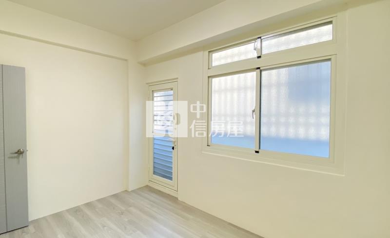 低總價中山商圈精美三樓公寓房屋室內格局與周邊環境