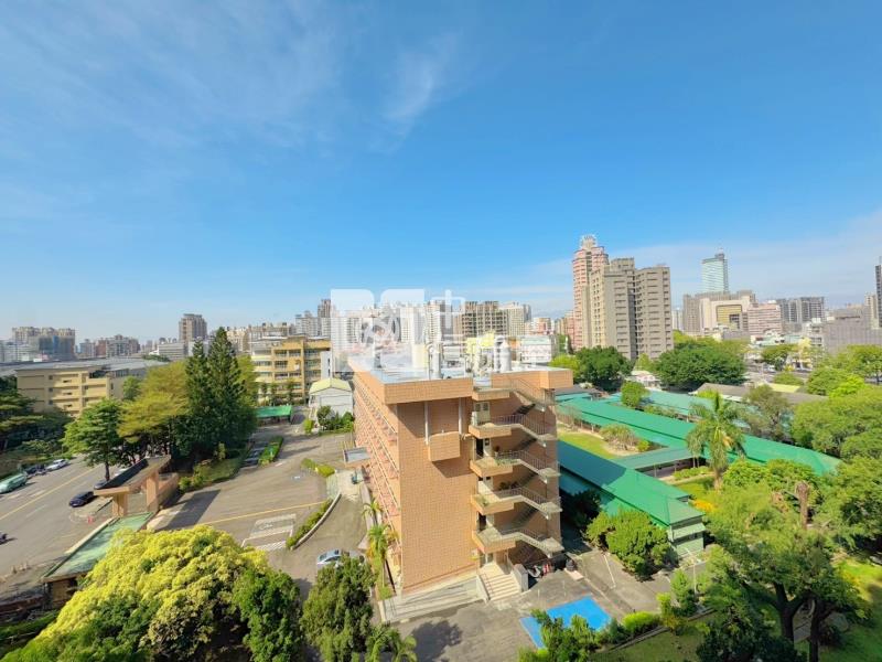 專簽南區美三房+坡道平車房屋室內格局與周邊環境