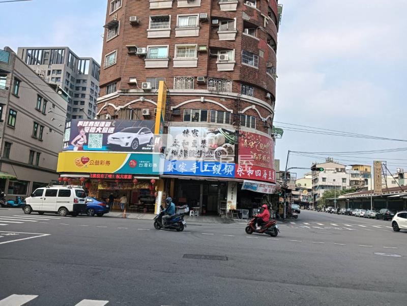 文德國小大地坪車庫透天房屋室內格局與周邊環境