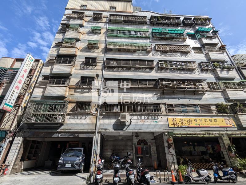 桃園愛買巨星世家一樓美三房車房屋室內格局與周邊環境