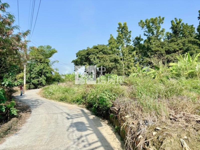 南化水庫旁山坡美農地房屋室內格局與周邊環境