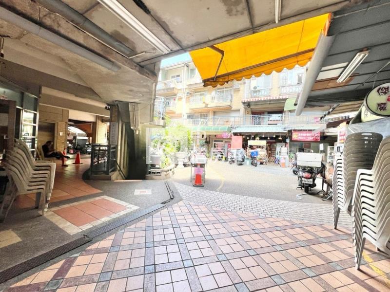 邊間勤益套房房屋室內格局與周邊環境