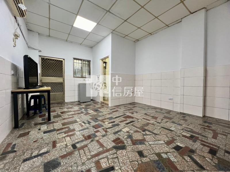 新市仁愛街夯店面房屋室內格局與周邊環境