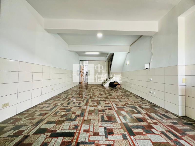 新市仁愛街夯店面