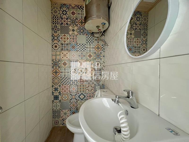 新市仁愛街夯店面房屋室內格局與周邊環境
