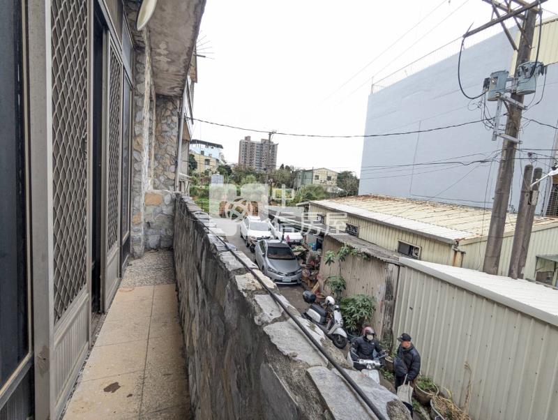 龍岡國小旁5房透天房屋室內格局與周邊環境
