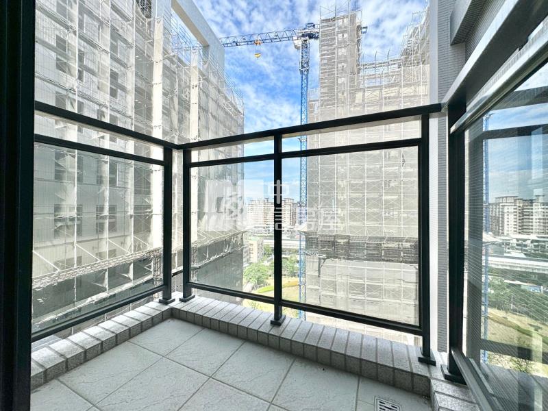 北屯好市多｜機捷V建築｜三房平車高樓層美景房屋室內格局與周邊環境