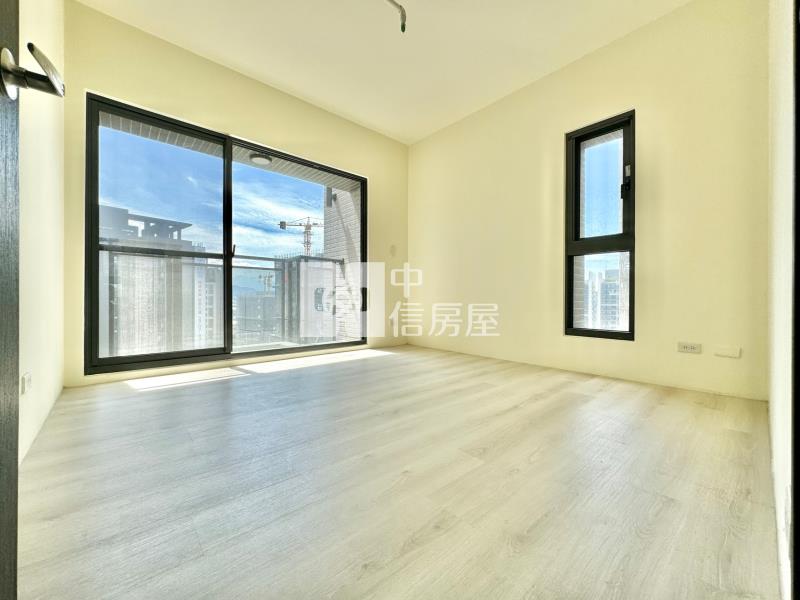 北屯好市多｜機捷V建築｜三房平車高樓層美景房屋室內格局與周邊環境