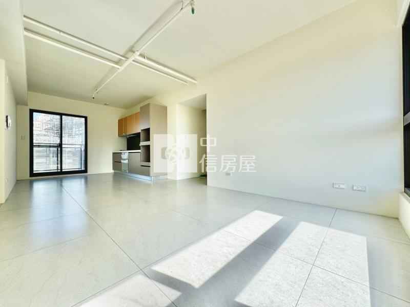 機捷誠總V建築｜三房雙平車稀有頂樓露臺戶房屋室內格局與周邊環境