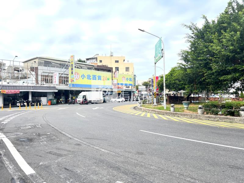 近歸仁圓環黃金店面房屋室內格局與周邊環境