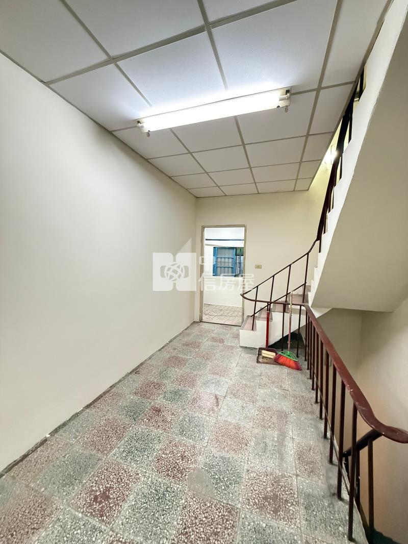 龍岡國小旁透天房屋室內格局與周邊環境
