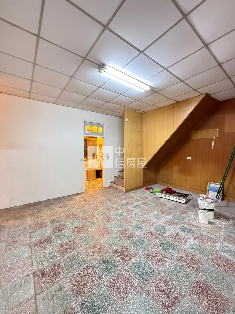 龍岡國小旁透天房屋室內格局與周邊環境