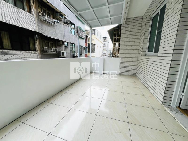 高雄三民高醫大露台整新2樓寓房屋室內格局與周邊環境