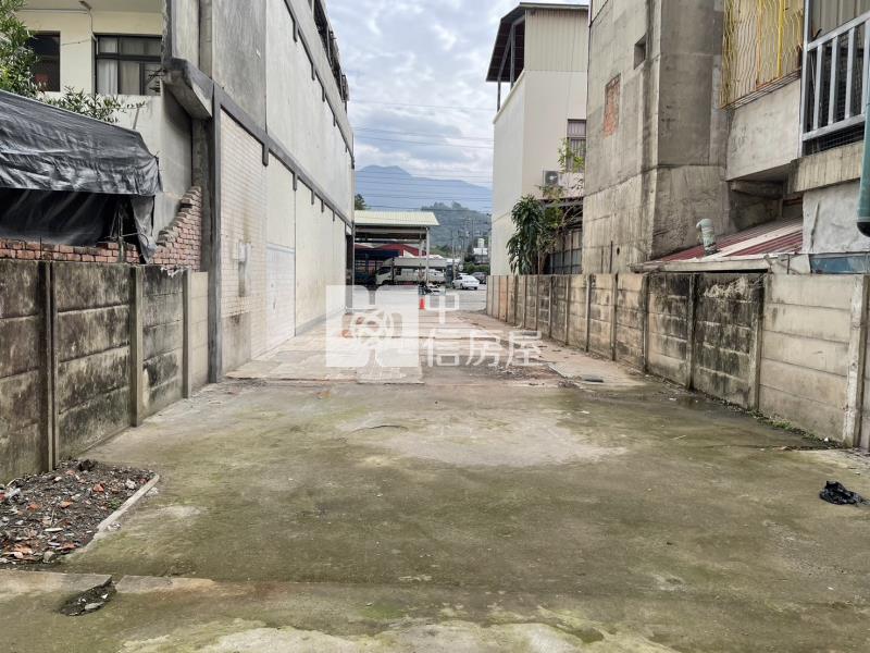 梅林美建地房屋室內格局與周邊環境