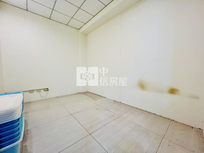 近運動公園車位住店房屋室內格局與周邊環境