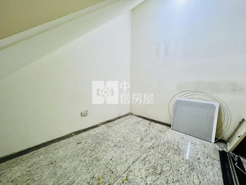 近運動公園車位住店房屋室內格局與周邊環境