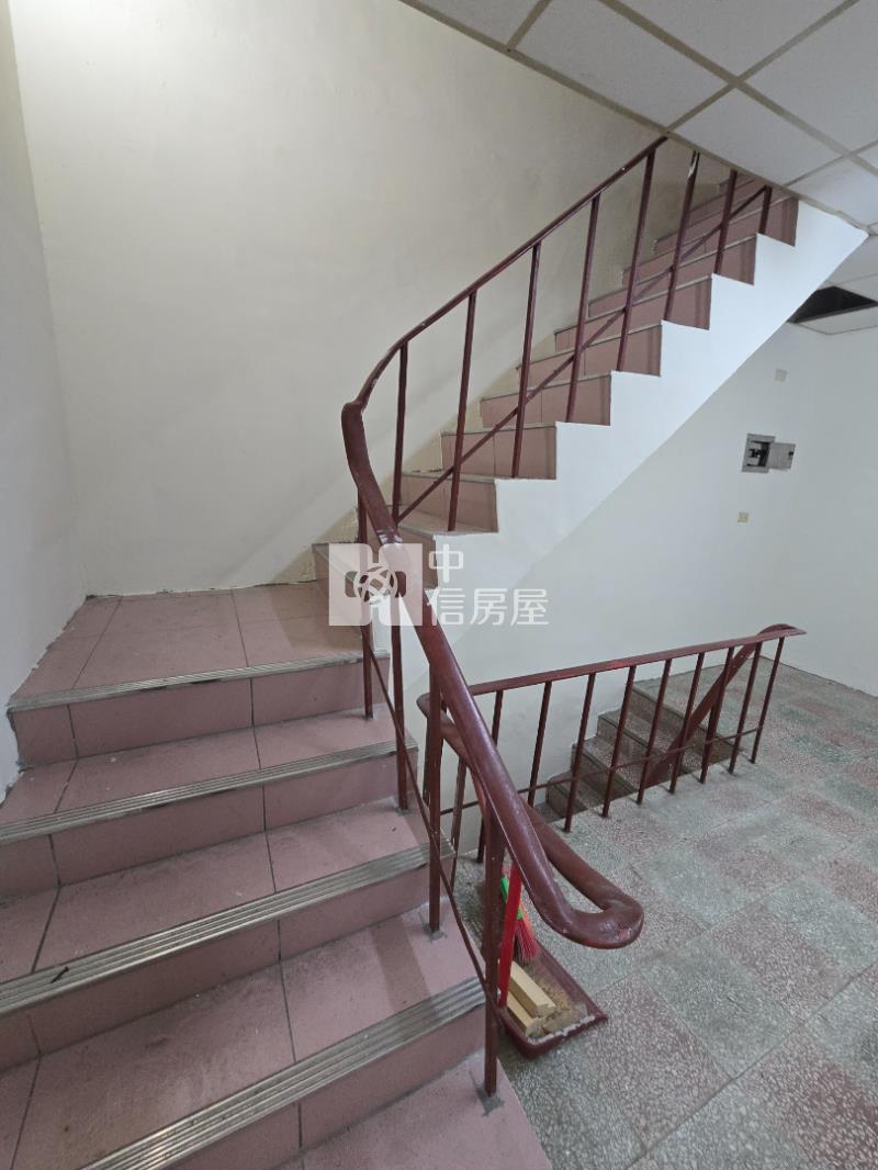 龍岡國小透天房屋室內格局與周邊環境