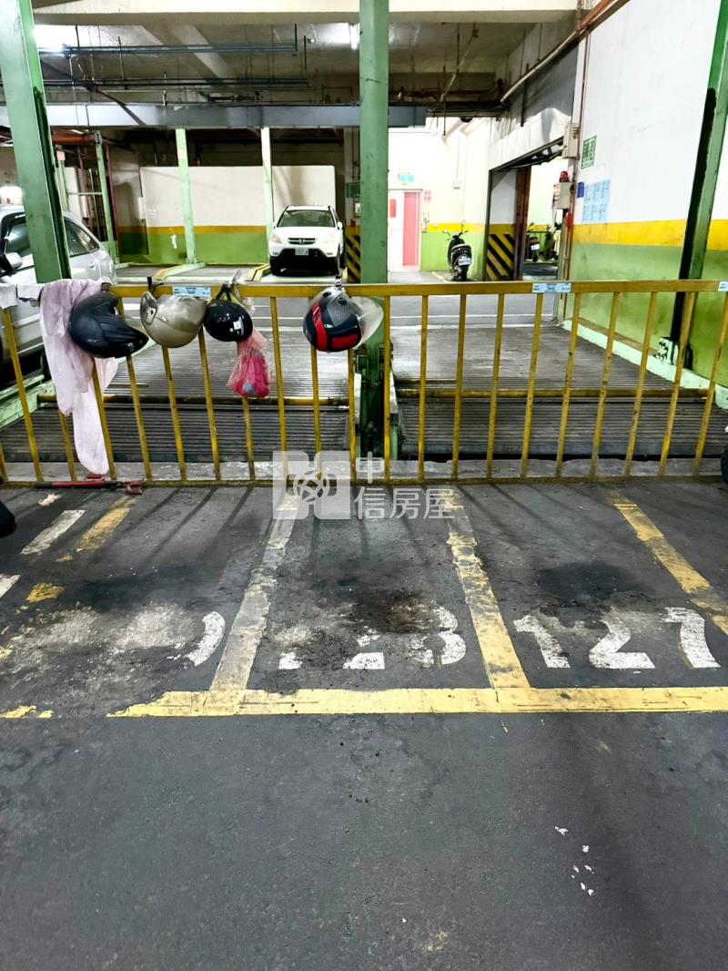 愛的世界三房平車房屋室內格局與周邊環境