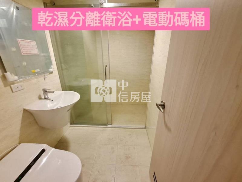 愛河第一排全新景觀2房+車位房屋室內格局與周邊環境