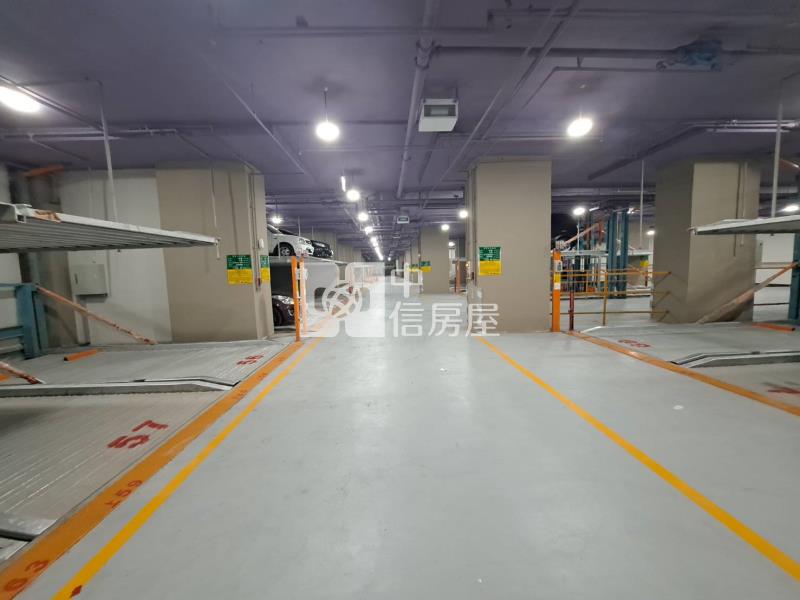 愛河第一排全新景觀2房+車位房屋室內格局與周邊環境