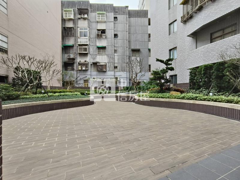 桃園逸偉站前ONE大露臺戶套房房屋室內格局與周邊環境