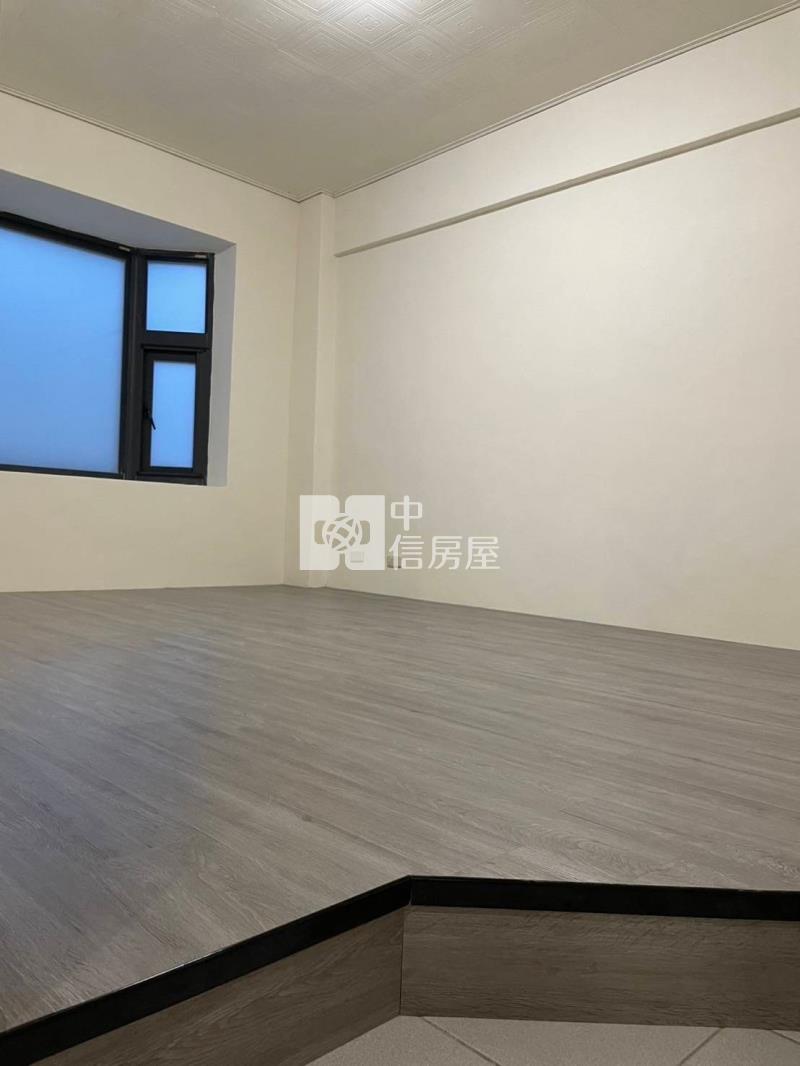 陽光大綠地兩戶打通電梯五大房房屋室內格局與周邊環境