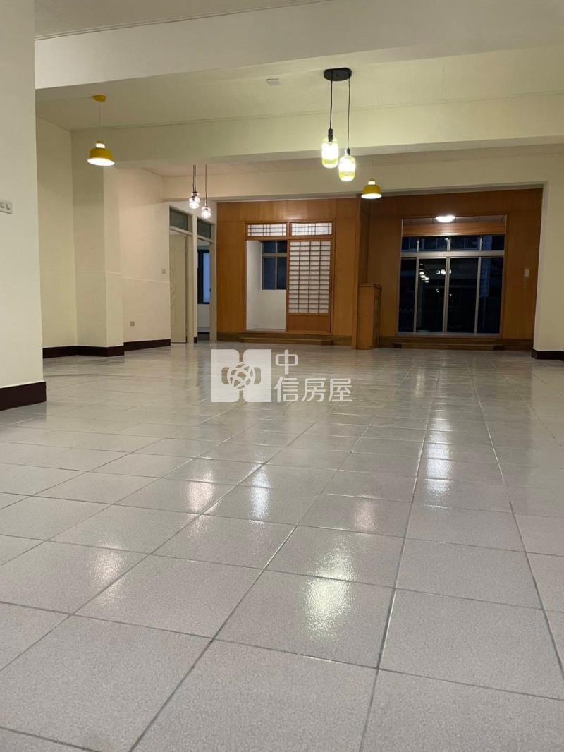 陽光大綠地兩戶打通電梯五大房房屋室內格局與周邊環境