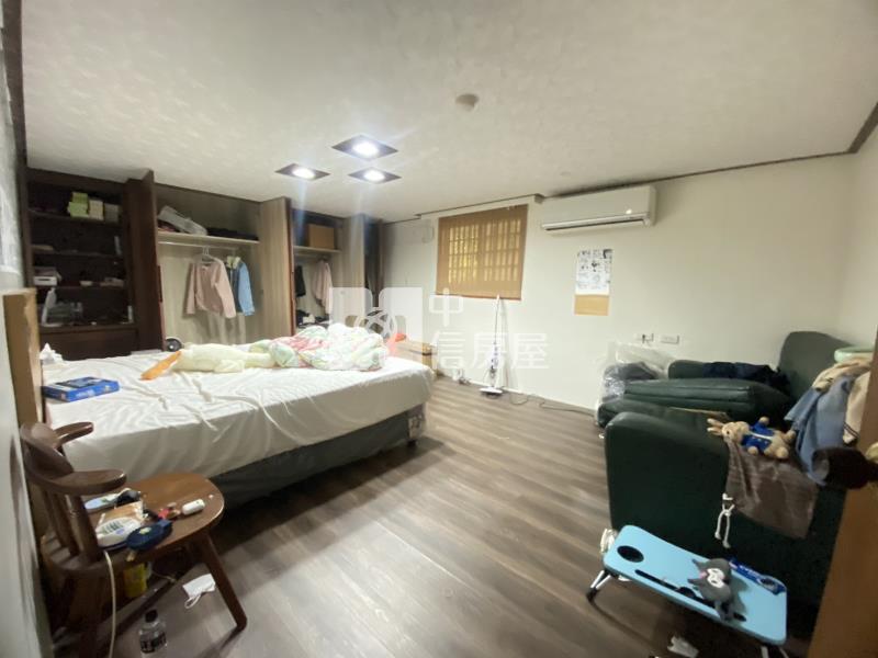 稀有大空間挑高1F房屋室內格局與周邊環境