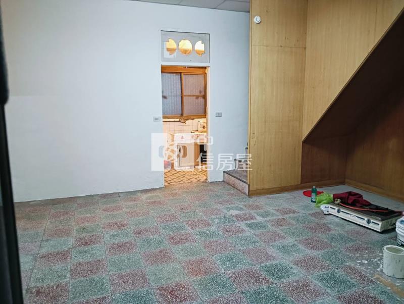 龍岡國小孝親透天房屋室內格局與周邊環境