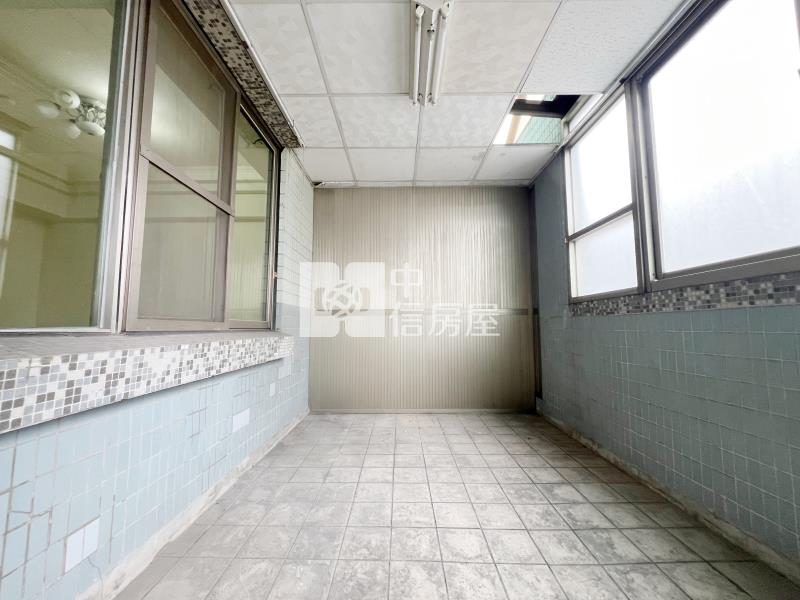 新光特區三房樹梢戶房屋室內格局與周邊環境