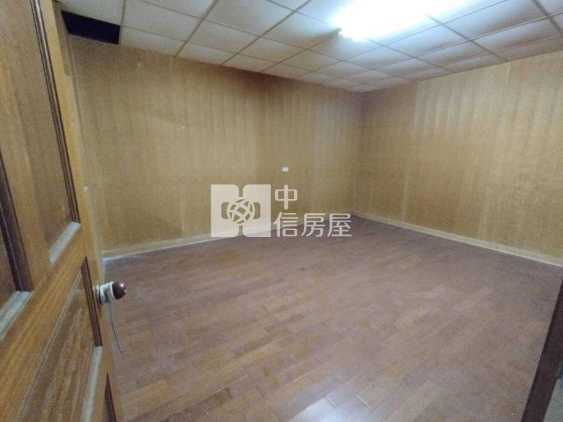 龍崗國小7米面寬6房透天房屋室內格局與周邊環境