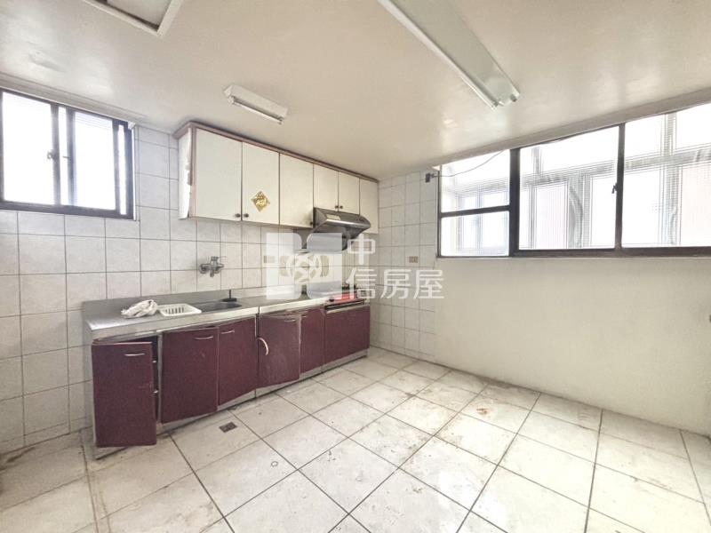 龍群世家邊間大三房房屋室內格局與周邊環境