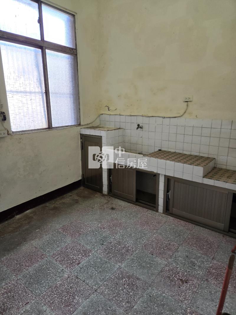 新坡國小透天房屋室內格局與周邊環境