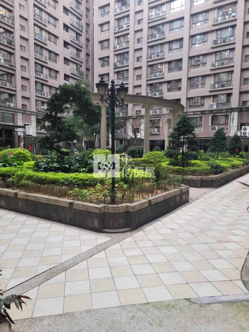 臻愛歐洲兩房車房屋室內格局與周邊環境