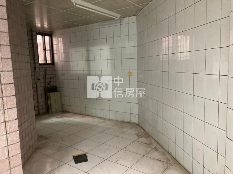 斗六成功商圈大坪數低總價住家房屋室內格局與周邊環境