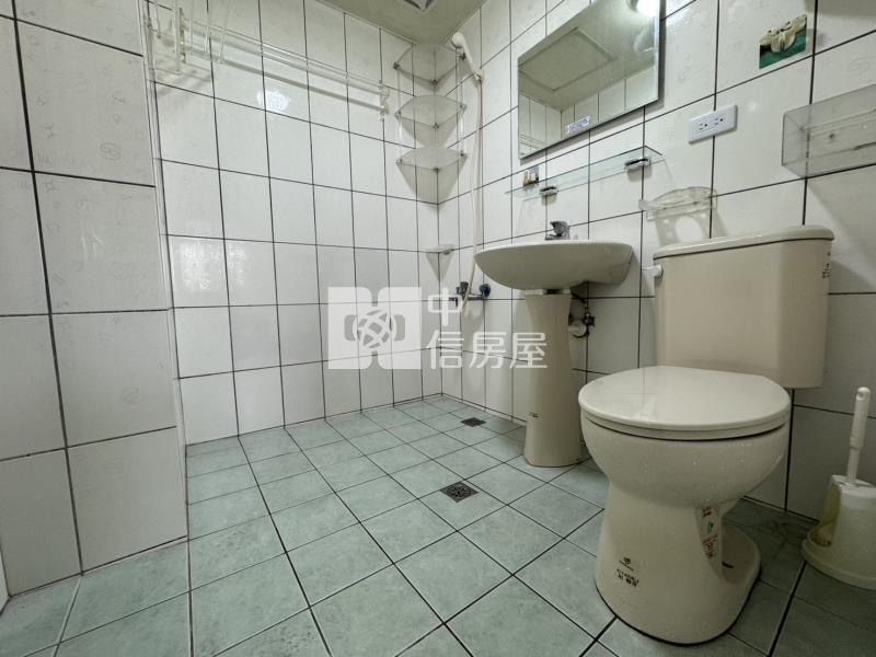 文華高中電梯三房房屋室內格局與周邊環境