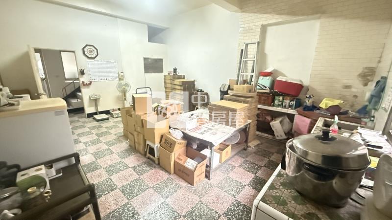義興國小育達商圈大地坪美透天房屋室內格局與周邊環境