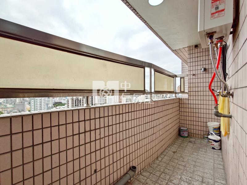 梅川鮮境三房車位房屋室內格局與周邊環境