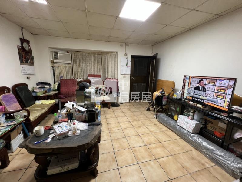 中原商圈體育園區大地坪地孝親透天房屋室內格局與周邊環境