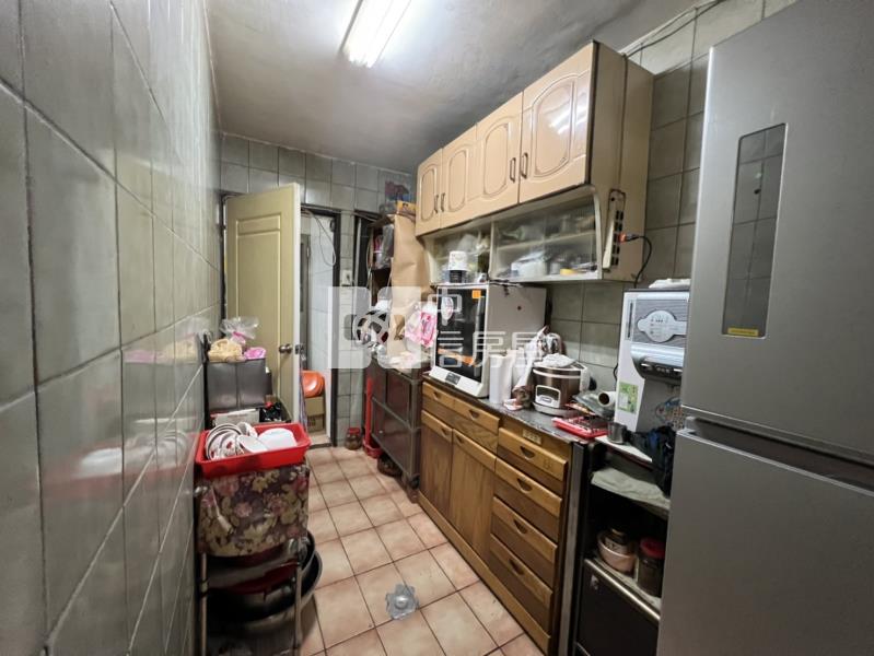 中原商圈體育園區大地坪地孝親透天房屋室內格局與周邊環境