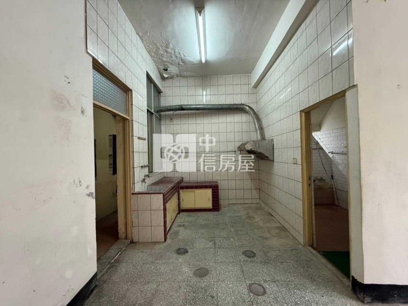 過嶺重劃區邊間透天房屋室內格局與周邊環境