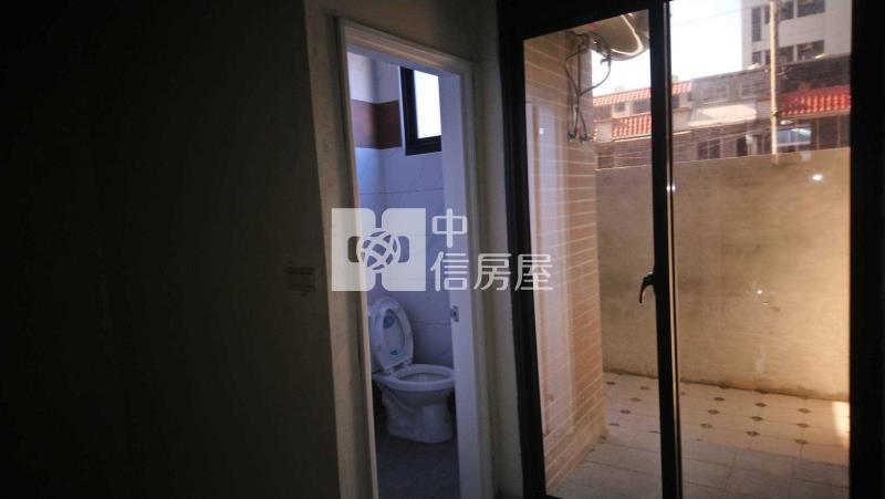 觀音工業區18間電梯套房+1樓店面房屋室內格局與周邊環境