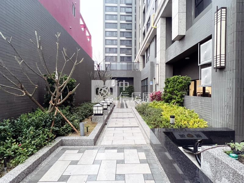 金雅" 悅佳川青 " 三房平面大車位房屋室內格局與周邊環境