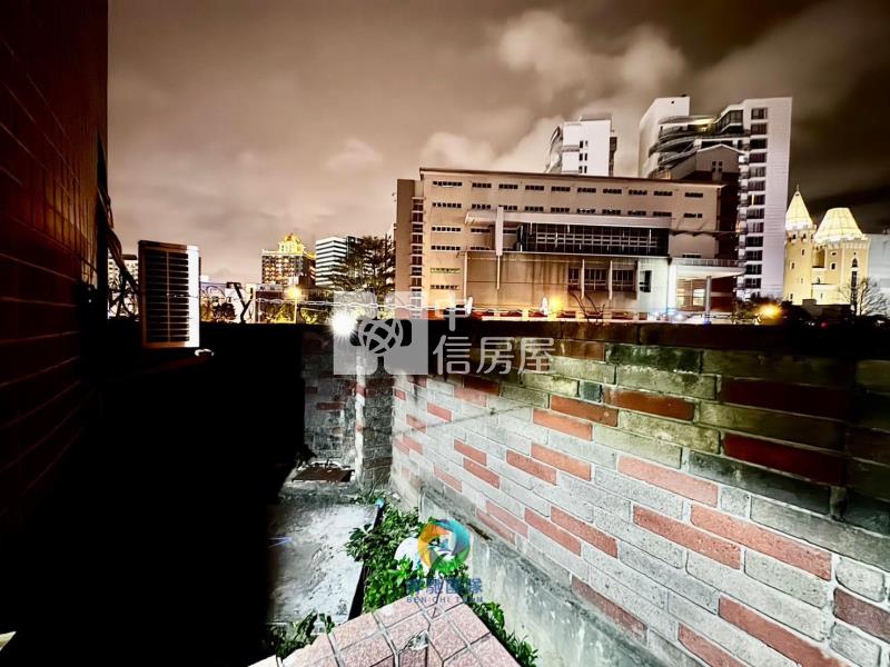 【奔馳】電通市一樓四房庭院戶房屋室內格局與周邊環境