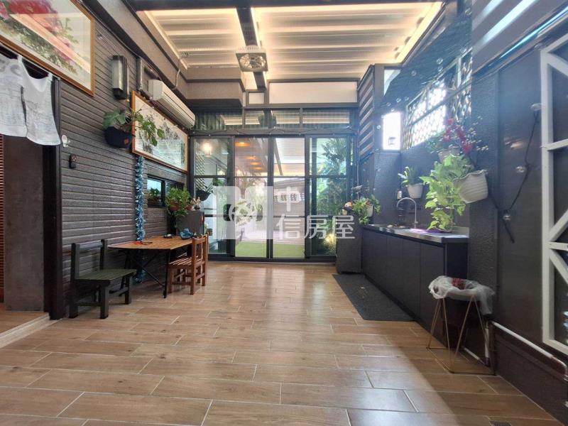 葳格中學｜藏富建設｜大角間朝南電梯別墅房屋室內格局與周邊環境