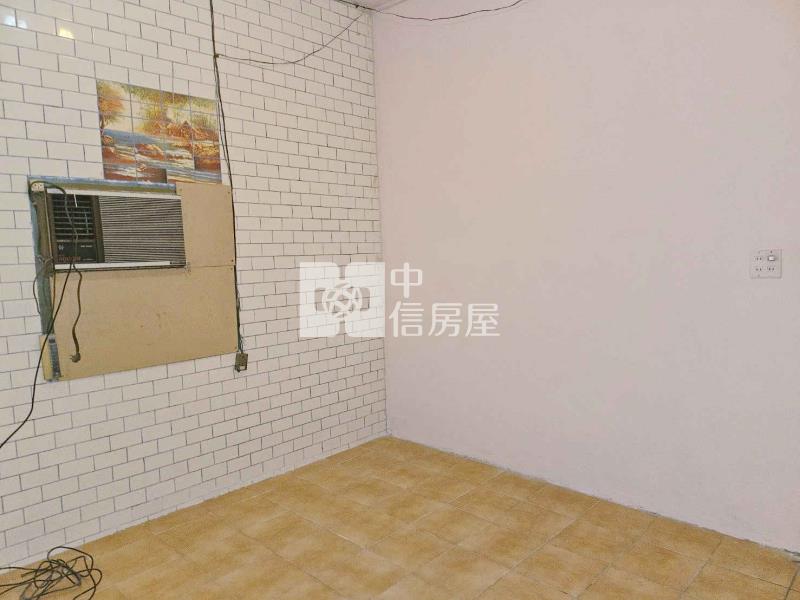 龍山大面寬田字型透天房屋室內格局與周邊環境