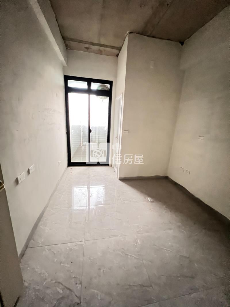 觀音工業區18間套房全新收租電梯透天房屋室內格局與周邊環境